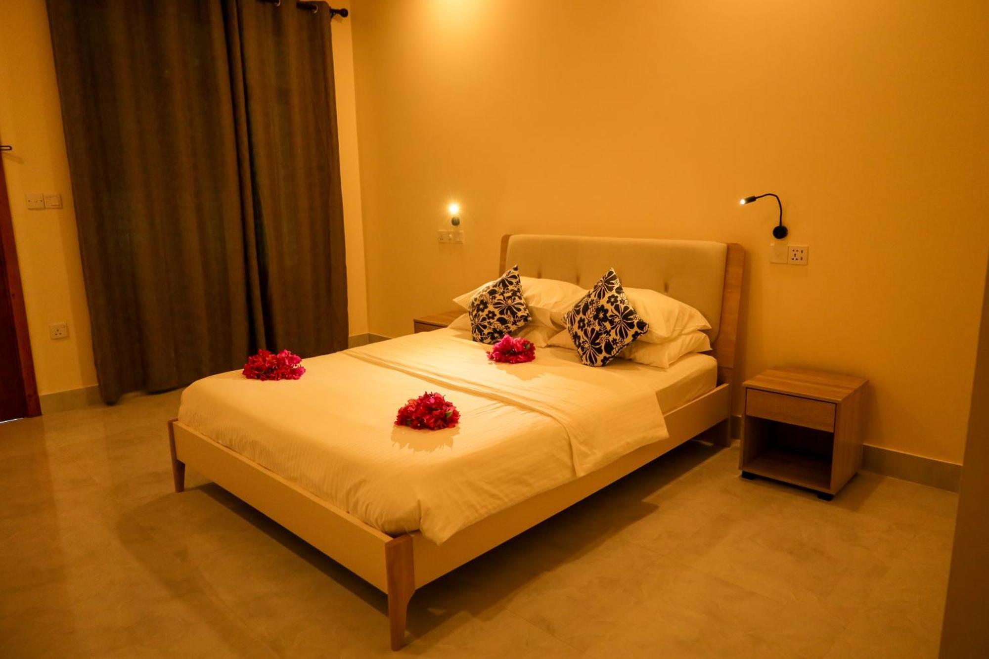 Charming Holiday Lodge- Addu Atoll Meedhoo, Maldives Eksteriør billede