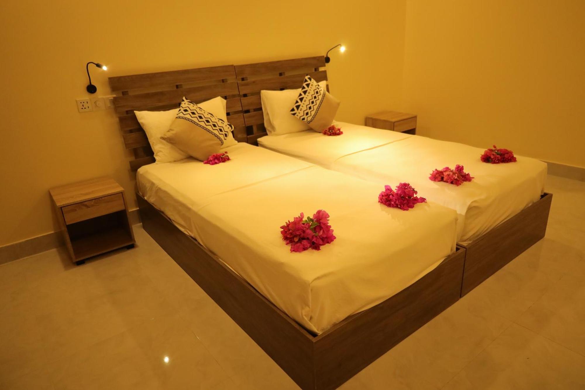 Charming Holiday Lodge- Addu Atoll Meedhoo, Maldives Eksteriør billede